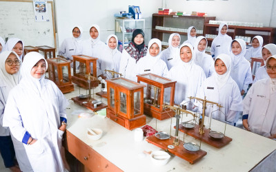 FARMASI - SMK ULIL ALBAB DEPOK CIREBON